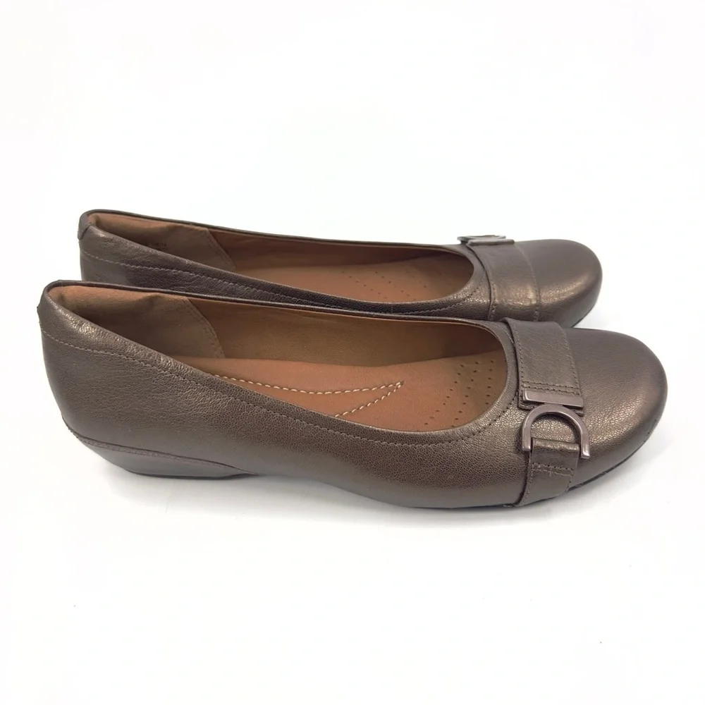 Clarks Concert Band Leather Wedge Pumps Brown Metallic Low Heel Shoes Size 7.5